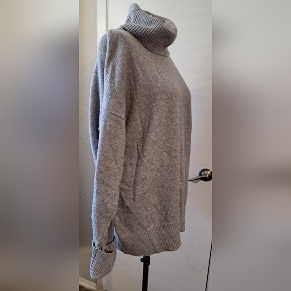 1.State Cutout Turtleneck Sweater - Picture 5 of 9